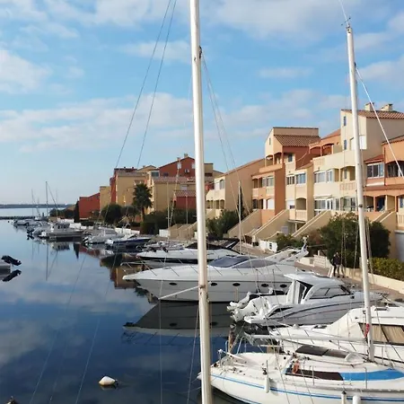 Marina Les Pieds Dans L Eau Apartment